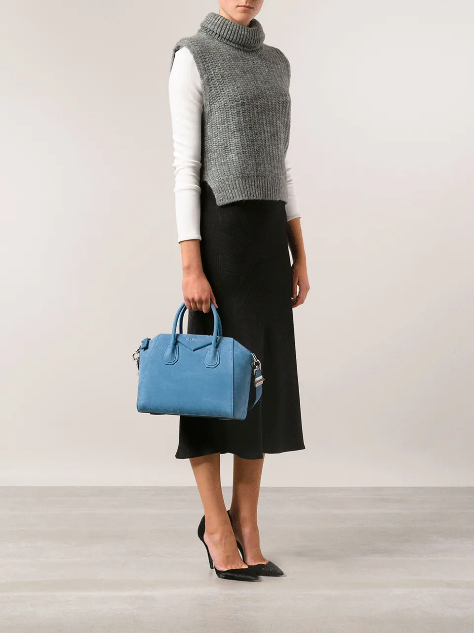 Antigona Small Top Handle Bag