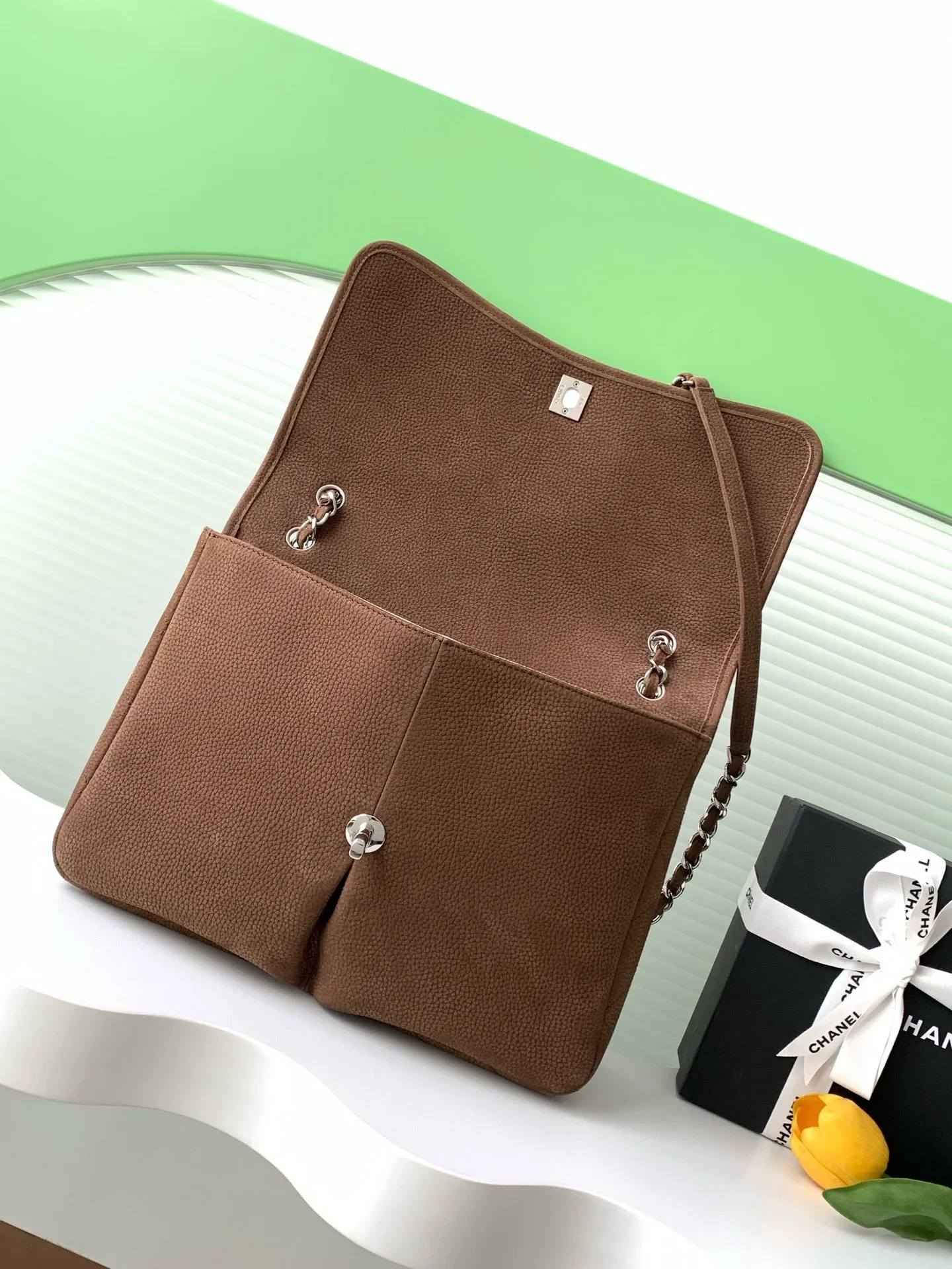 CC1104 Vintage Flap Bag / 9.8x13.7x3.9inch / HIGHEST QUALITY VERSION