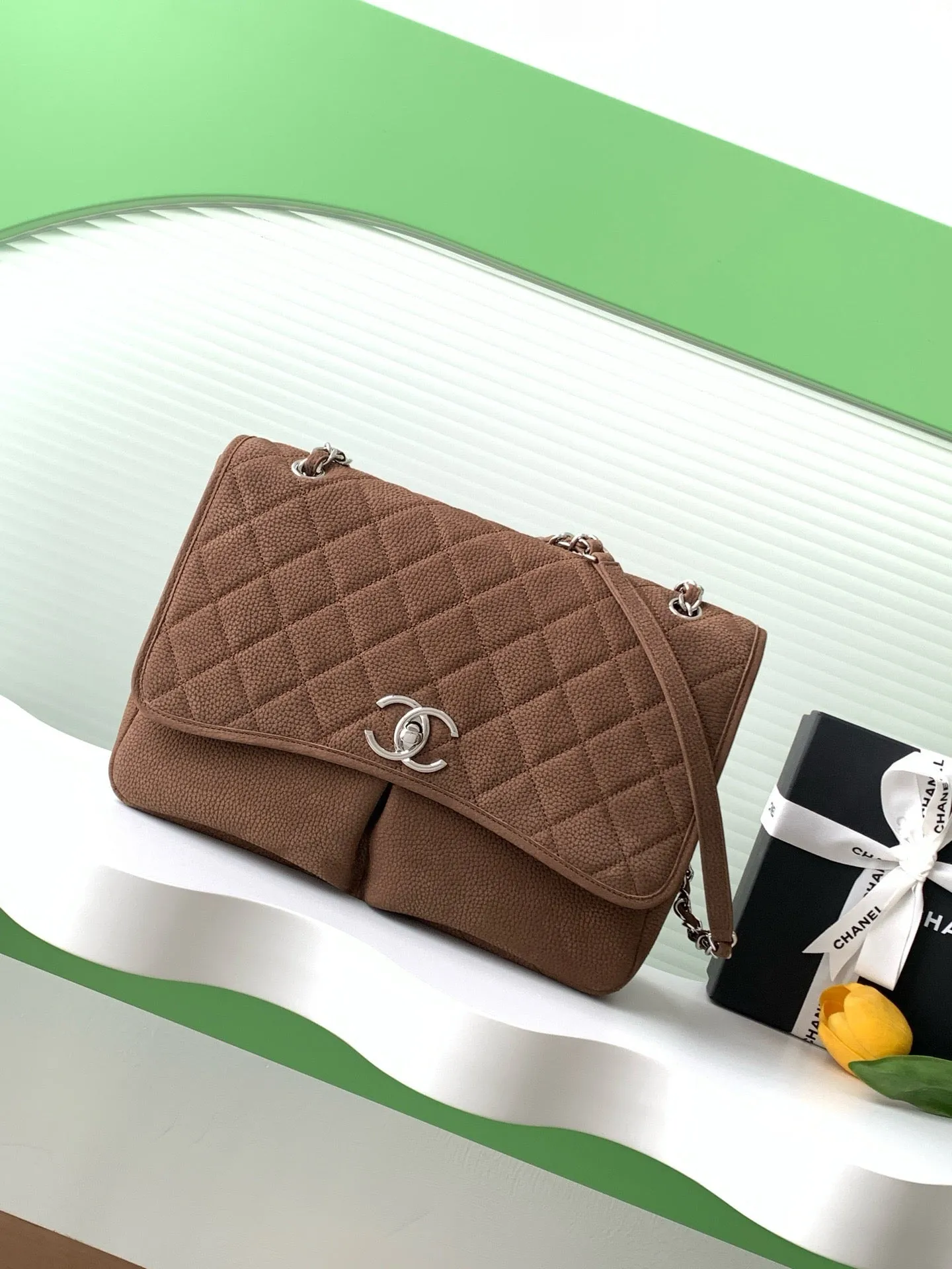 CC1104 Vintage Flap Bag / 9.8x13.7x3.9inch / HIGHEST QUALITY VERSION