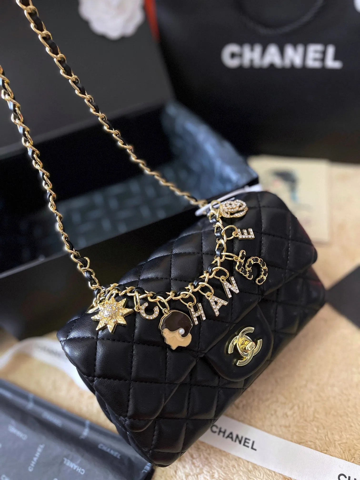 CC652 Small Classic Handbag / 8.6x5.7x2.4inch