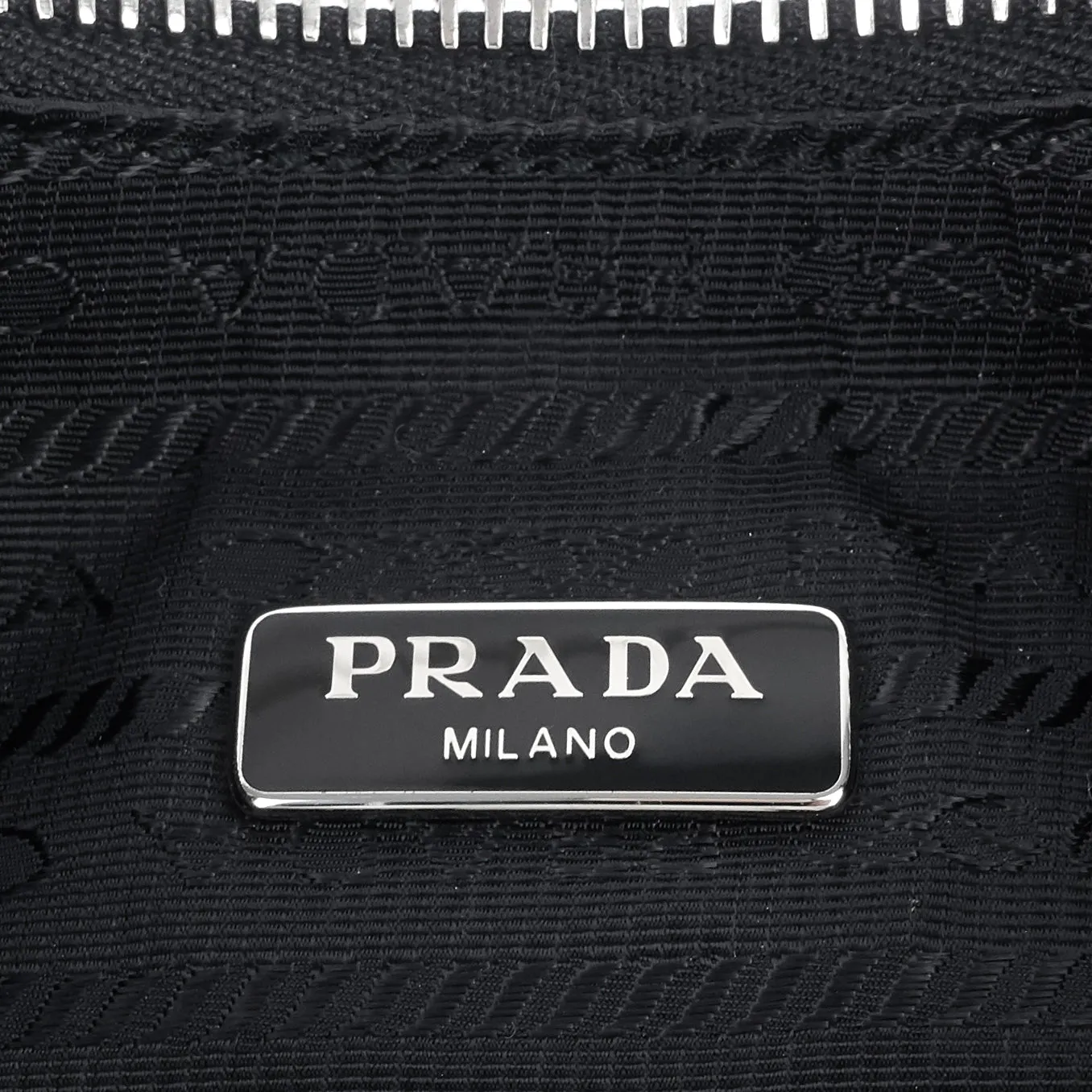 Re-Edition 2005 Tessuto Nylon Crossbody Bag